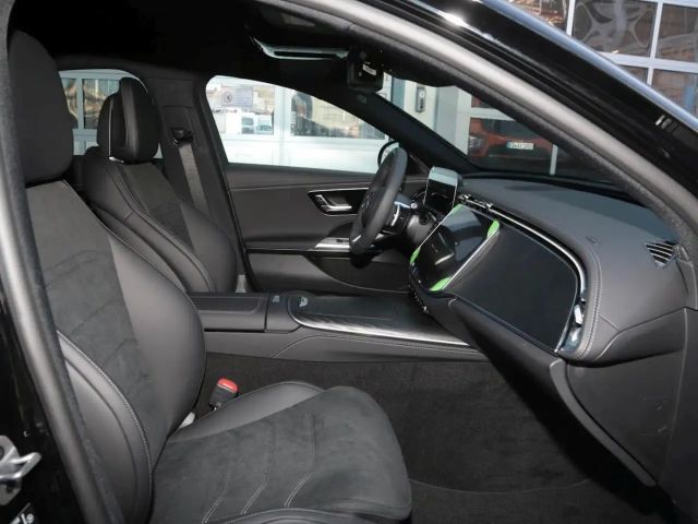 Mercedes-Benz E 220 AMG Line E 220 d Sedan