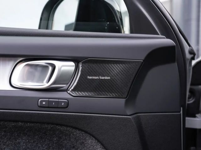 Volvo XC40 Dark Plus