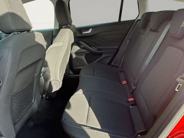 Ford Focus Cool & Connect Wagon