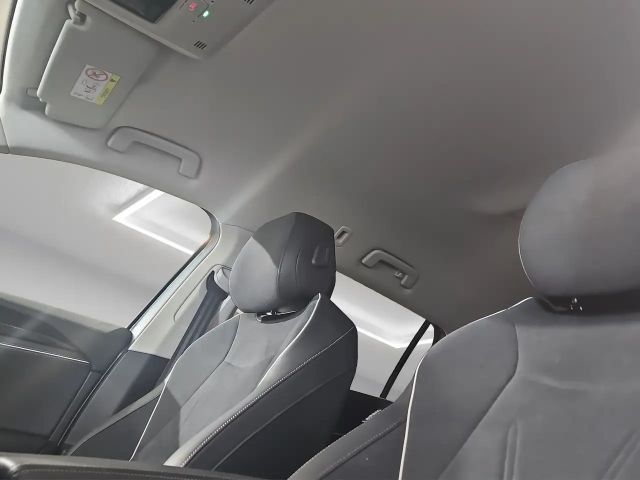 Volkswagen Passat 1.5 eTSI Business Variant