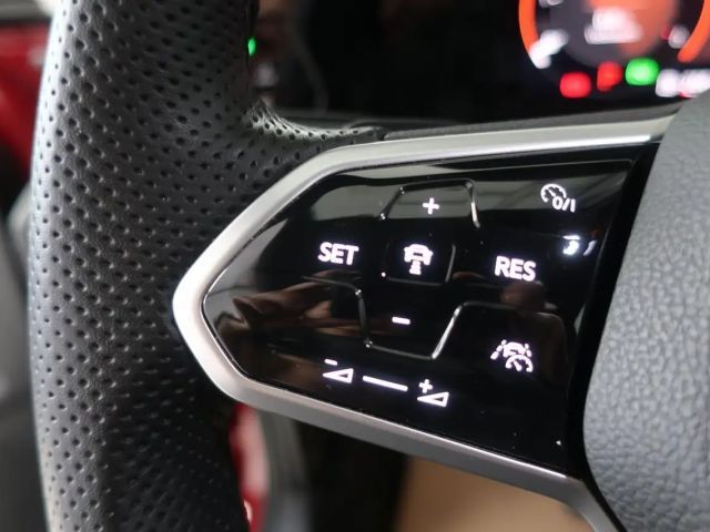 Volkswagen Golf DSG R-Line Variant