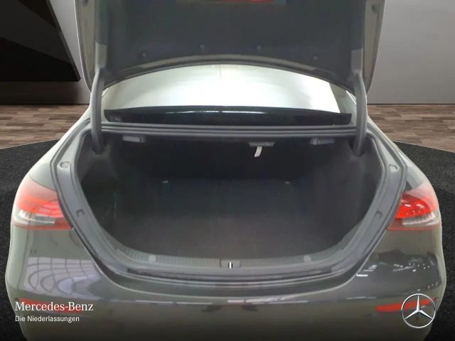 Mercedes-Benz E 300 AMG Line Sedan