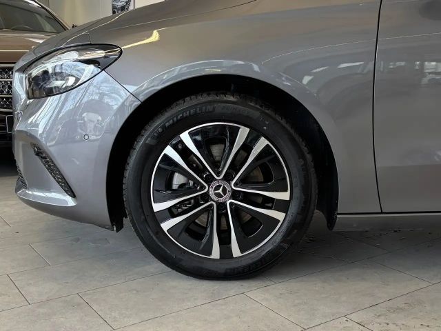 Mercedes-Benz B 200 Progressive Sedan