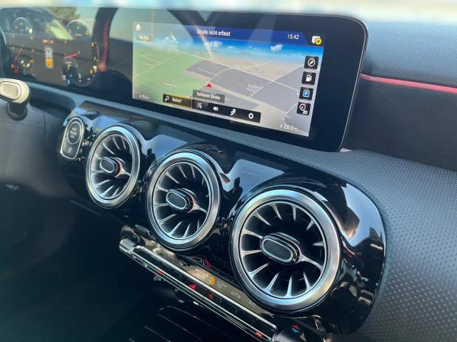 Mercedes-Benz A 180 AMG Line