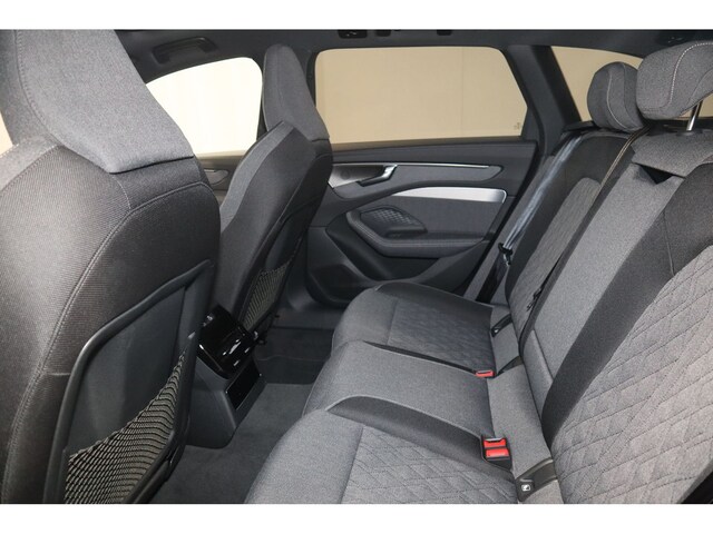 Audi A6 Avant Quattro S-Tronic