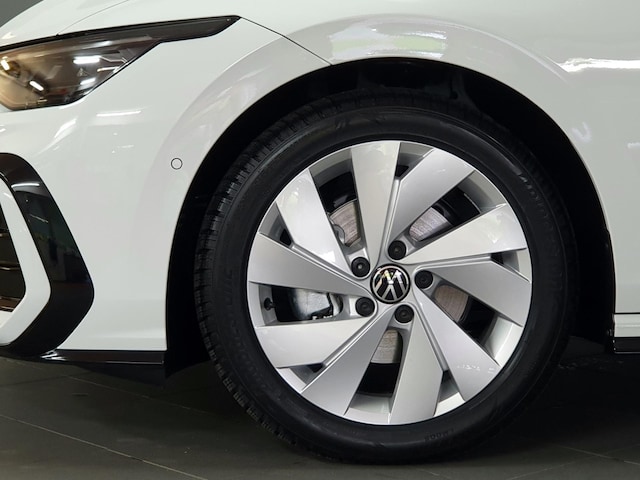 Volkswagen Golf 1.5 eTSI DSG R-Line