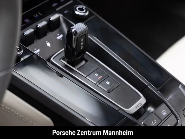 Porsche 911 992 Carrera Coupé GTS