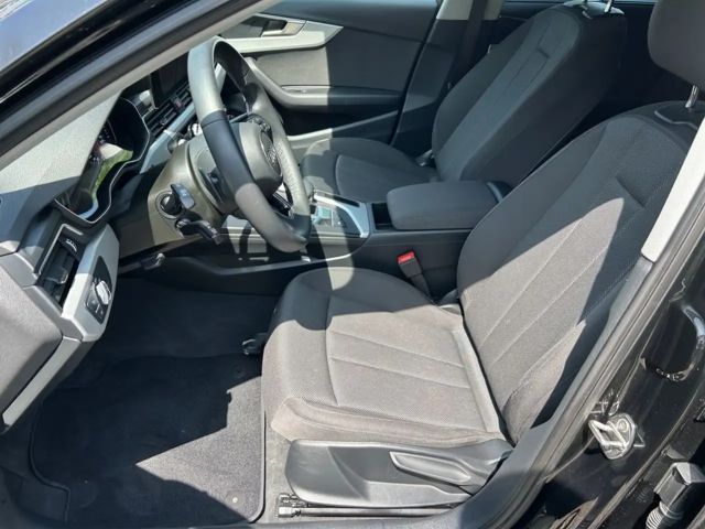 Audi A4 35 TFSI Avant S-Line S-Tronic