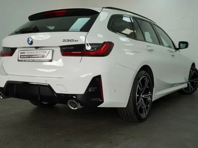 BMW 330 330e M-Sport Touring