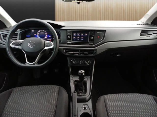 Volkswagen Polo VI 1.0   Ganzjahresreifen+Klima+Lane-Assistent