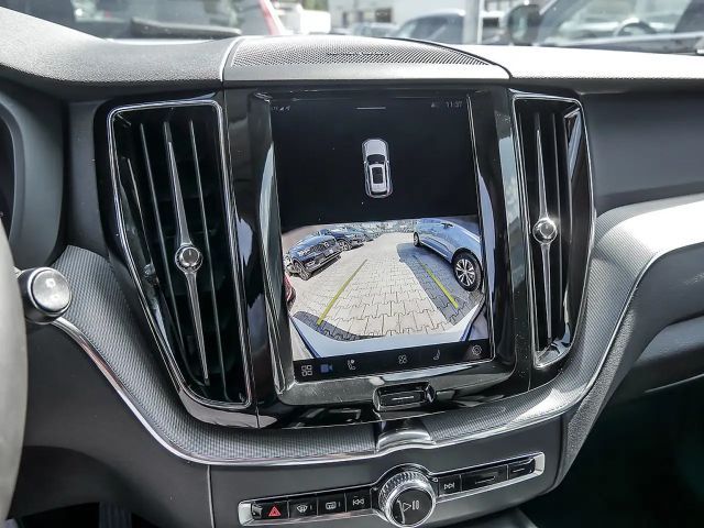 Volvo XC60 AWD Dark Plus