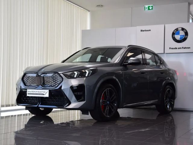 BMW iX2 xDrive30