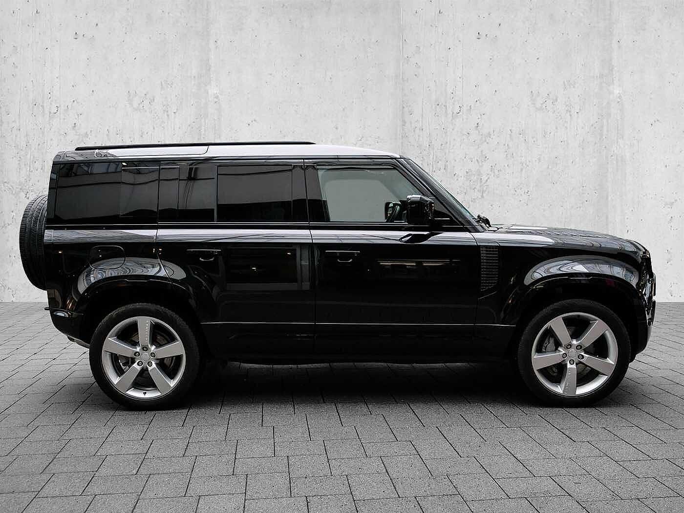 Land Rover Defender 110 Dynamic HSE