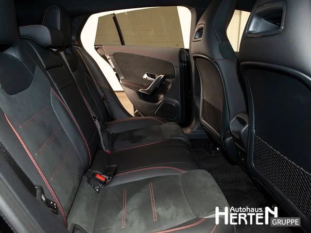 Mercedes-Benz CLA 200 AMG Line Shooting Brake