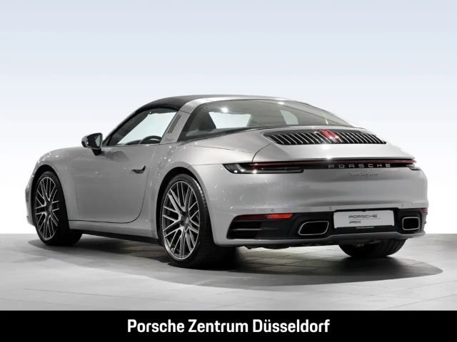 Porsche 992 4 Coupé Targa