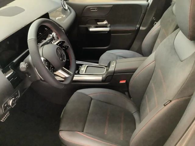 Mercedes-Benz B 220 4MATIC AMG Line