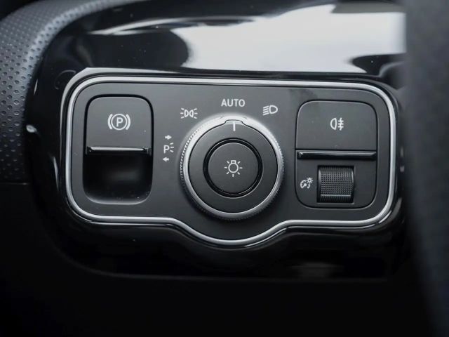 Mercedes-Benz A 180 AMG Line