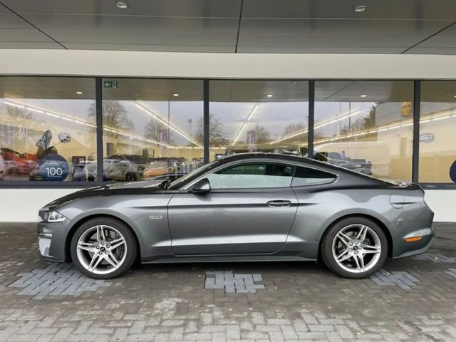 Ford Mustang Fastback GT 5.0 V8