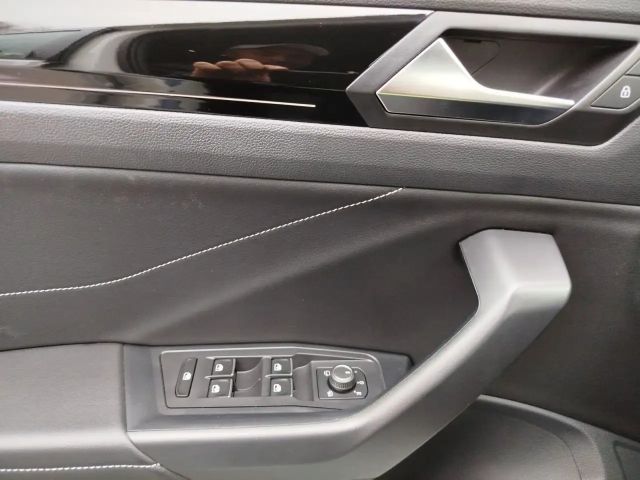 Volkswagen T-Roc 1.0 TSI Plus R-Line