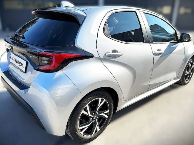 Toyota Yaris Hybride Team D