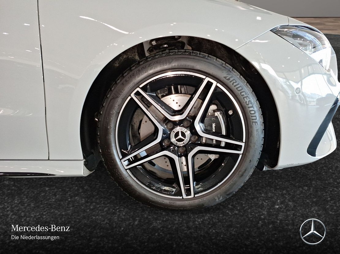 Mercedes-Benz CLA 200 AMG Line Shooting Brake