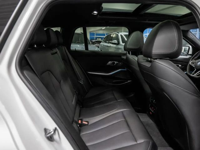 BMW 330 330e M-Sport Touring xDrive