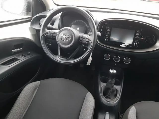 Toyota Aygo Hatchback Play