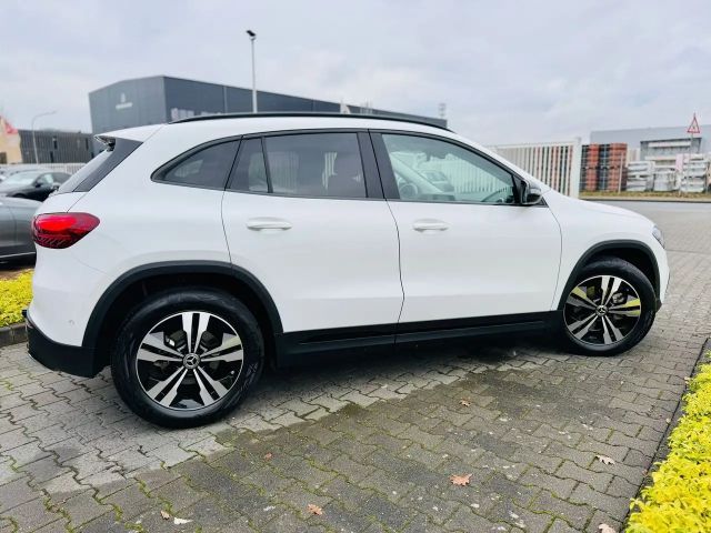 Mercedes-Benz GLA 200 Progressive