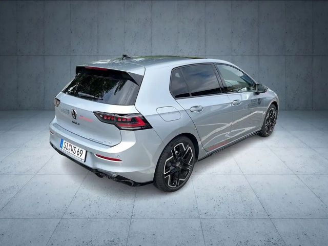 Volkswagen Golf DSG R-Line