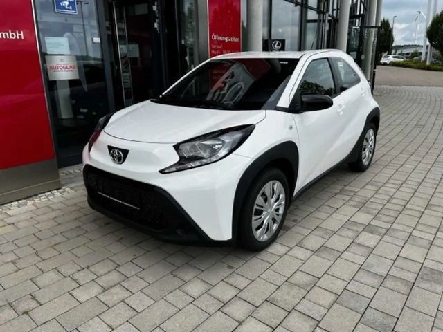 Toyota Aygo X 1.0 VVT-i Business