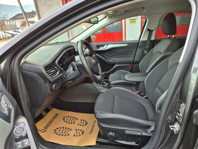 Ford Focus Cool & Connect