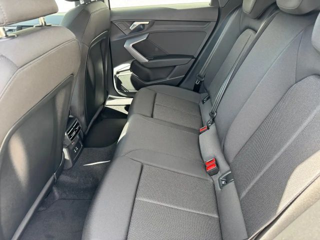 Audi A3 30 TFSI Sedan