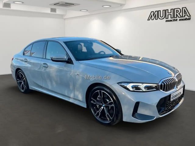 BMW 330 330d M-Sport Sedan xDrive