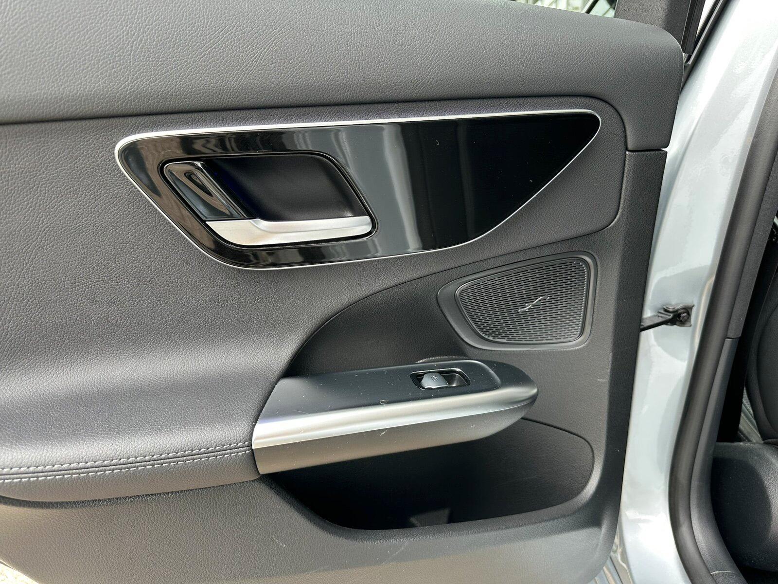 Mercedes-Benz C 200 AVANTGARDE Sedan