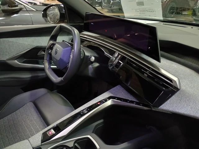 Peugeot 3008 1.2 145 e-DSC6 ACC+LED+Navi+SHZ+Winterp.