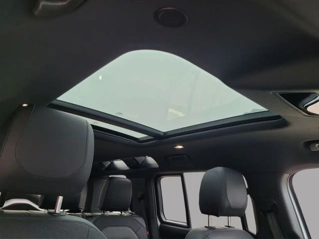 Land Rover Defender 110 D300 Dynamic SE