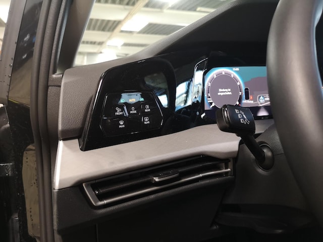 Volkswagen Golf 1.5 TSI Variant