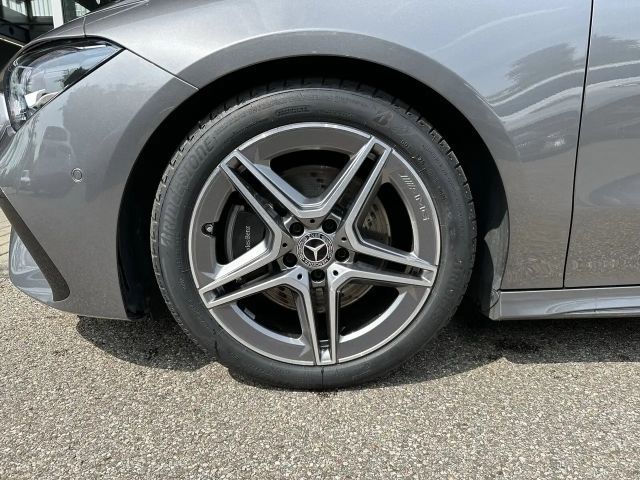 Mercedes-Benz CLA 200 AMG Line Coupé