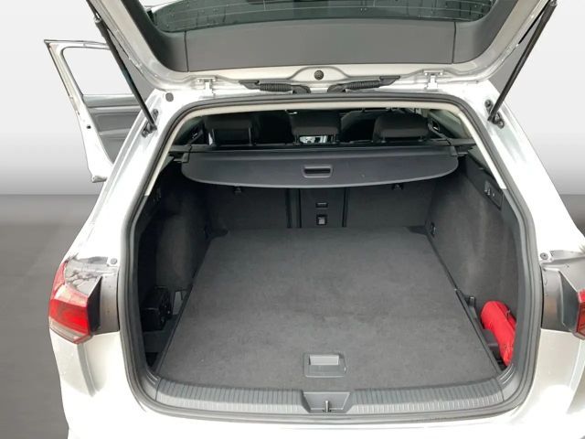 Volkswagen Golf 2.0 TDI DSG Style Variant