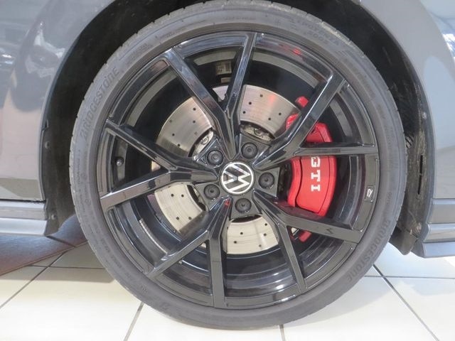 Volkswagen Golf 2.0 TSI DSG Golf VIII