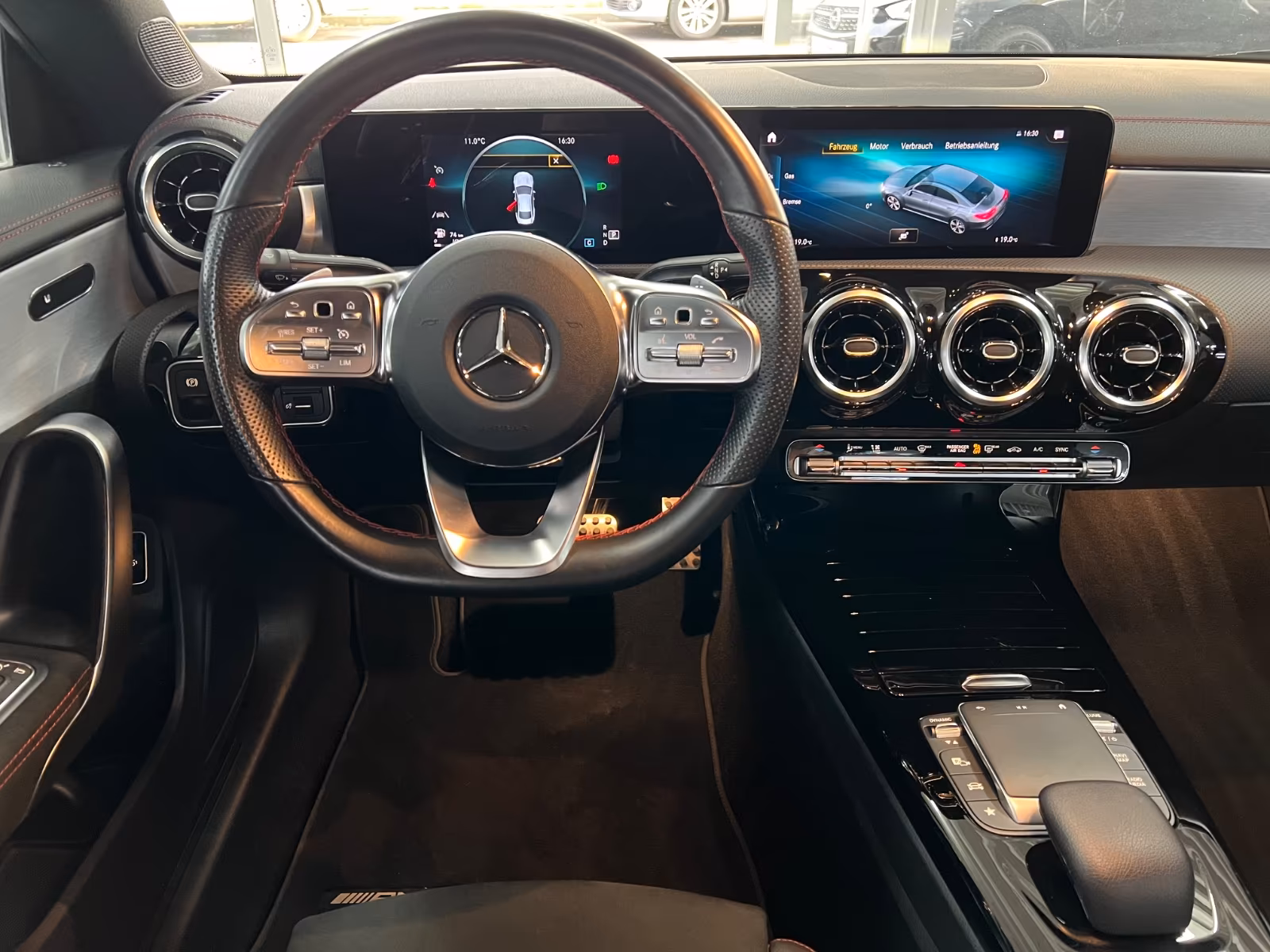 Mercedes-Benz CLA 200 AMG Line