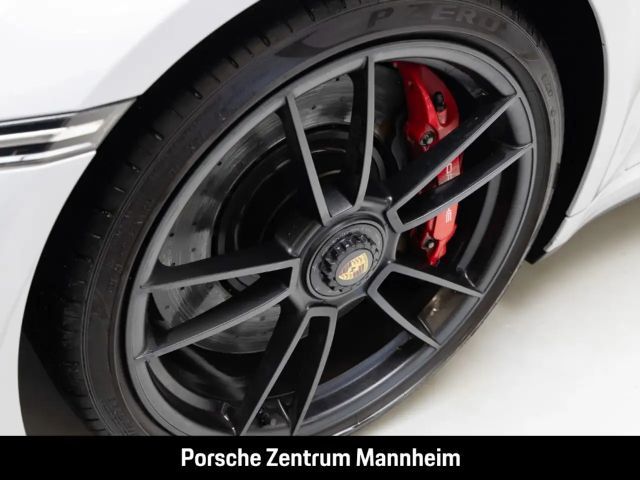 Porsche 911 4 Coupé GTS Targa