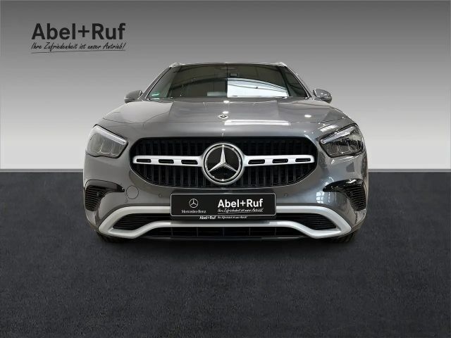 Mercedes-Benz GLA 200 MBUX+LED+PARKTRONIC+Kamera+SHz+AHK