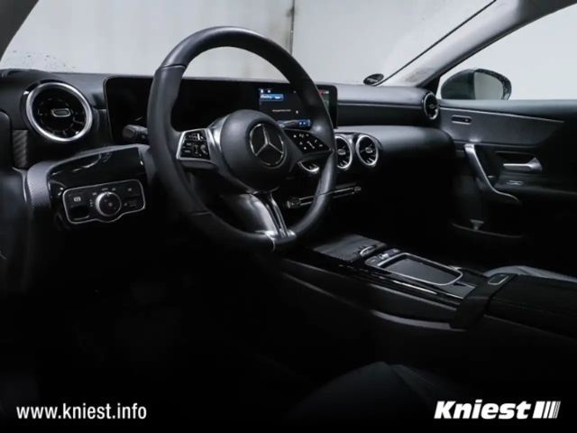 Mercedes-Benz A 200 Progressive