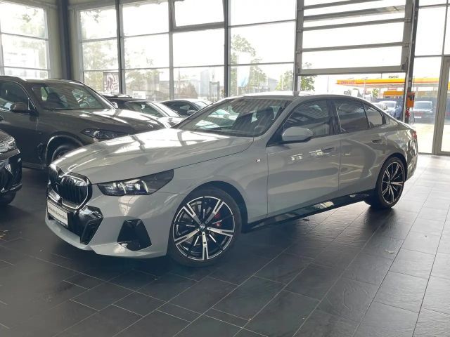 BMW 520 520i M-Sport Sedan