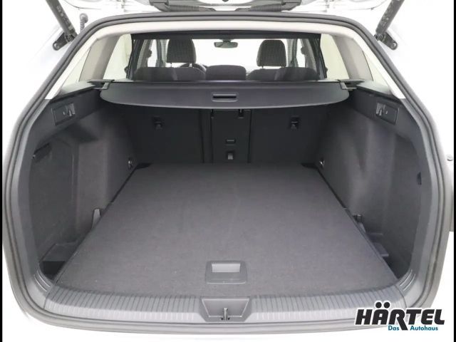 Volkswagen Golf 1.5 eTSI DSG Style Variant