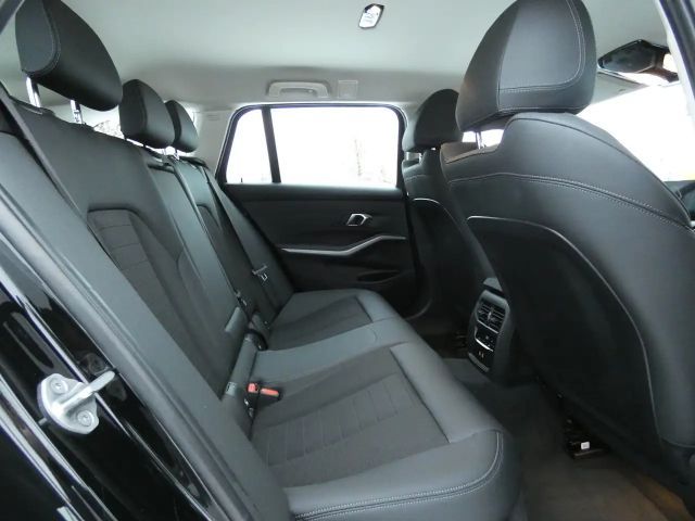 BMW 330 330e Touring