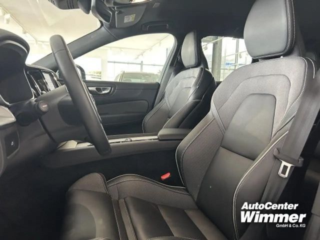 Volvo XC60 Dark Plus