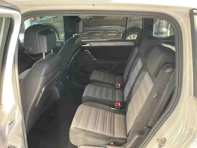 Volkswagen Touran 1.5 TSI DSG Highline R-Line