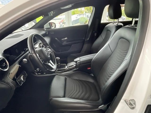 Mercedes-Benz A 180 A 180 d